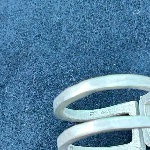 Saundra Messinger Open Bar Sterling Sliver Ring w/3 Diamonds - Picture 5 of 7